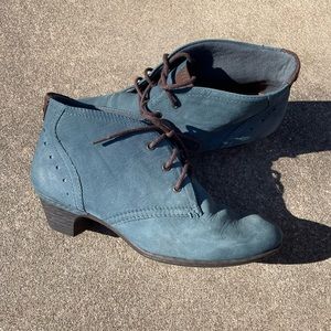 COBB HILL BOOTIE, ARIA, WORN ONCE.